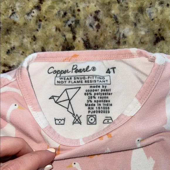 Pink Goose Print Pajama Set for Cozy Nights - Picture 3 of 6